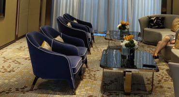 售樓部黃古銅不銹鋼桌椅